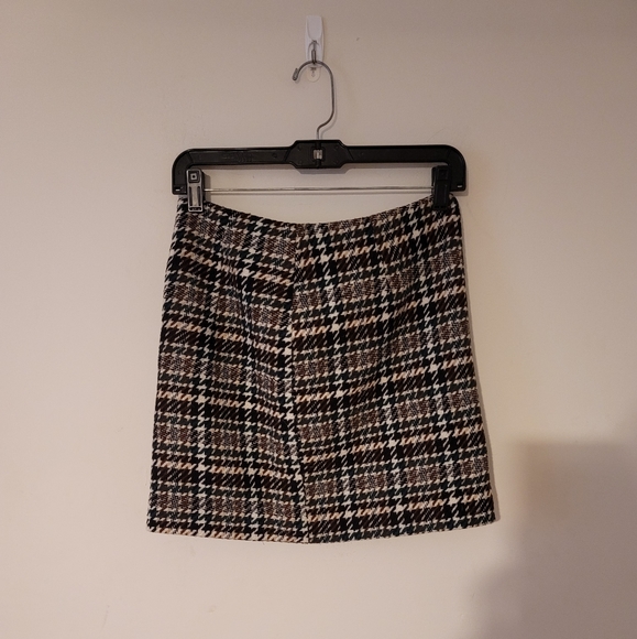 Fall Mini skirt ๐ - Picture 1 of 5